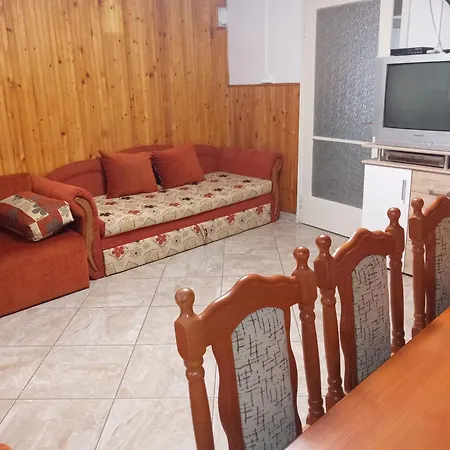 A Whole House With A Garden In Fonyd For 2-10 Persons 度假居 *