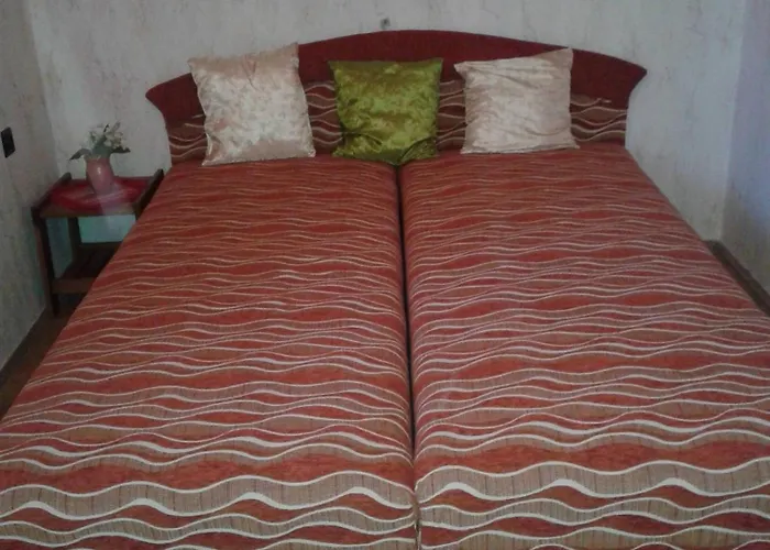 Vakantiehuis A Whole House With A Garden In Fonyd For 2-10 Persons