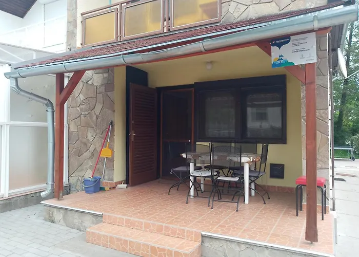 Vakantiehuis A Whole House With A Garden In Fonyd For 2-10 Persons