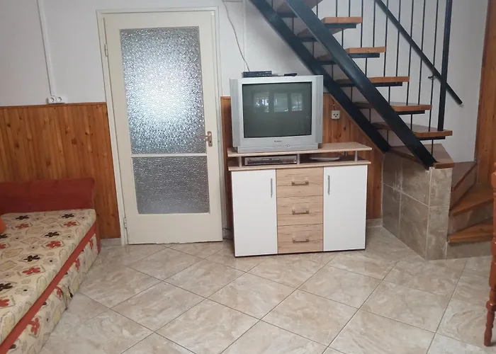 A Whole House With A Garden In Fonyd For 2-10 Persons *